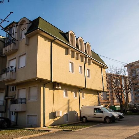 Sunny 412 Apartment Podgorica Ngoại thất bức ảnh
